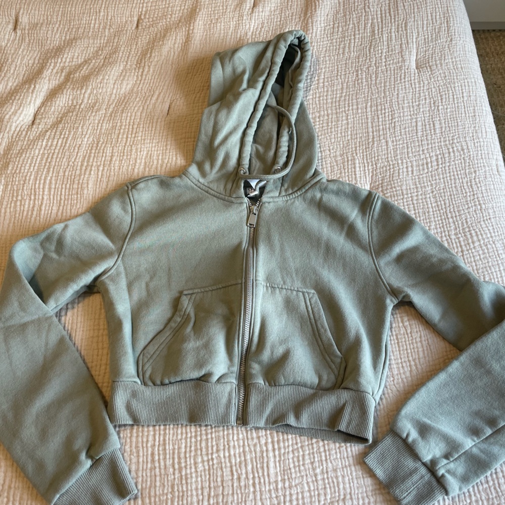 Cropped zip up